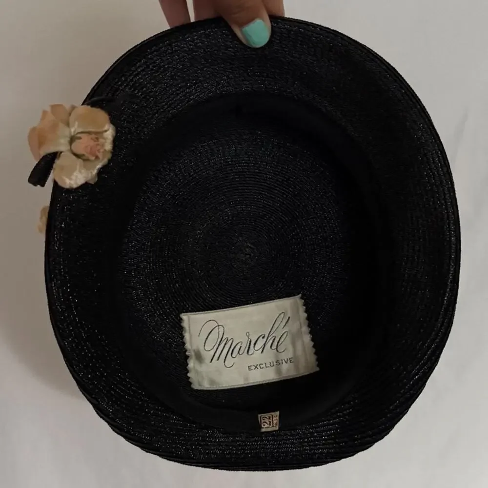 Vintage 1960s Marché Exclusive black short brimmed raffia hat cloche 3D flowers